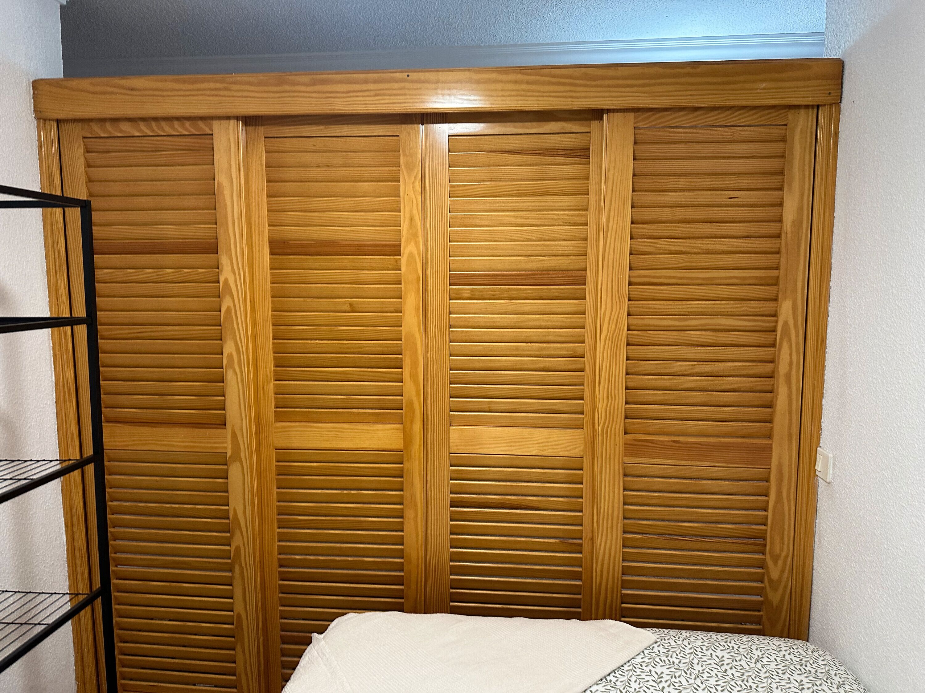 1 habitación, tabla de planchar con plancha, wifi gratis y ropa de cama 