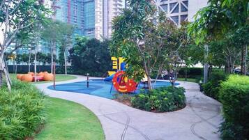 子供用の遊び場 - 屋外