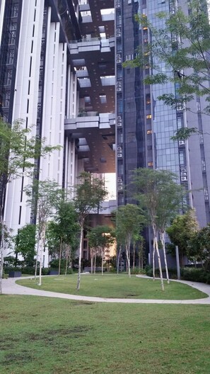 Kawasan main kanak-kanak – terbuka