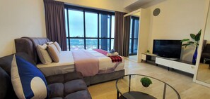 Business Studio, City View, Lakeside