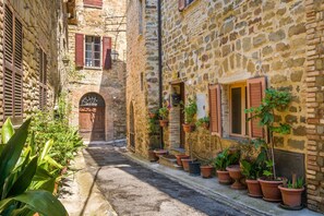 Exterior detail - Casale Francesca With Private Pool, Bettona, Italy (Bettona)