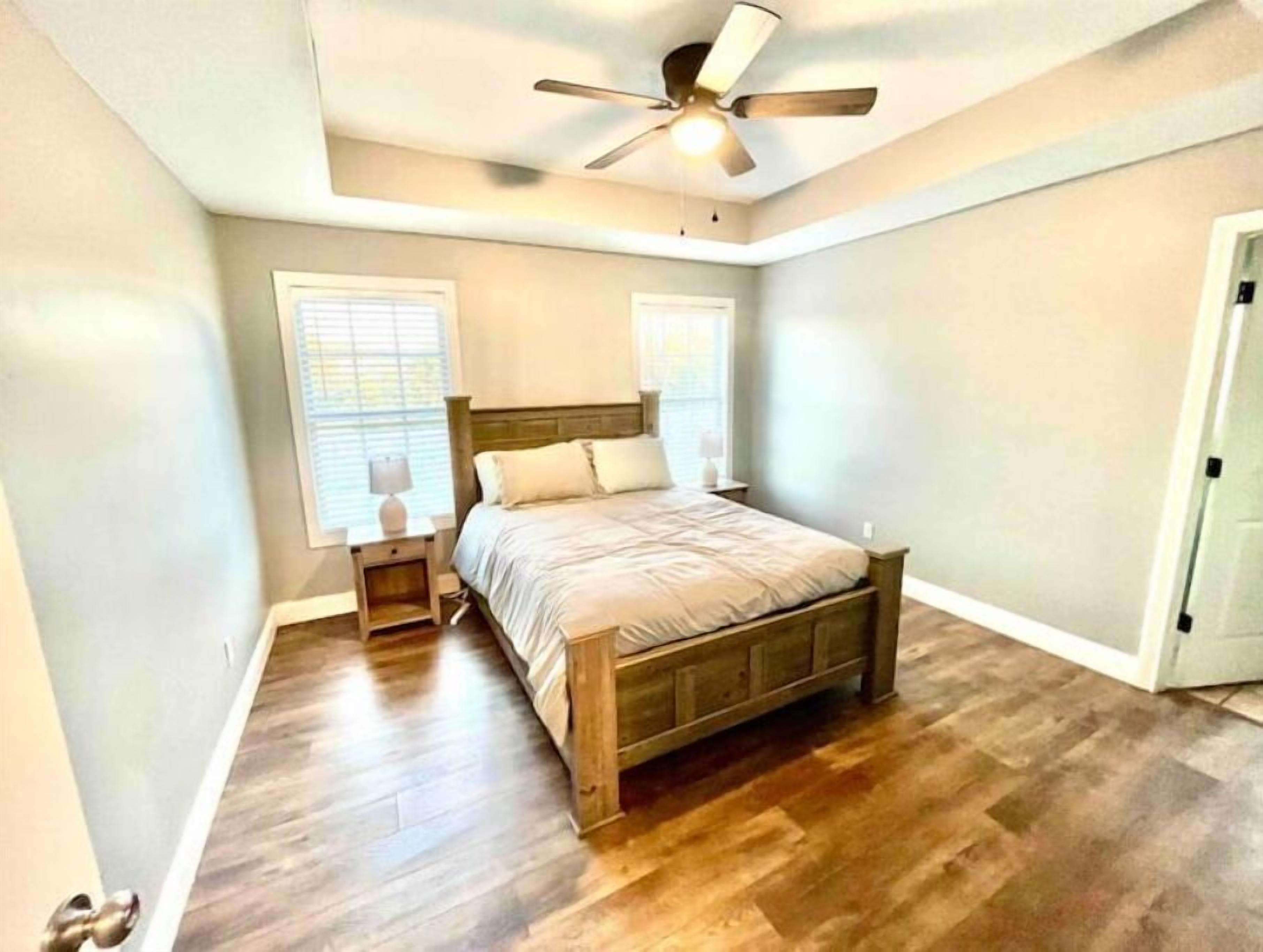 3 Schlafzimmer, Schreibtisch, Bügeleisen/Bügelbrett, kostenloses WLAN