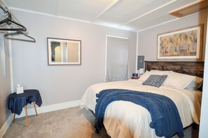 2 bedrooms, iron/ironing board, WiFi (free), bed sheets