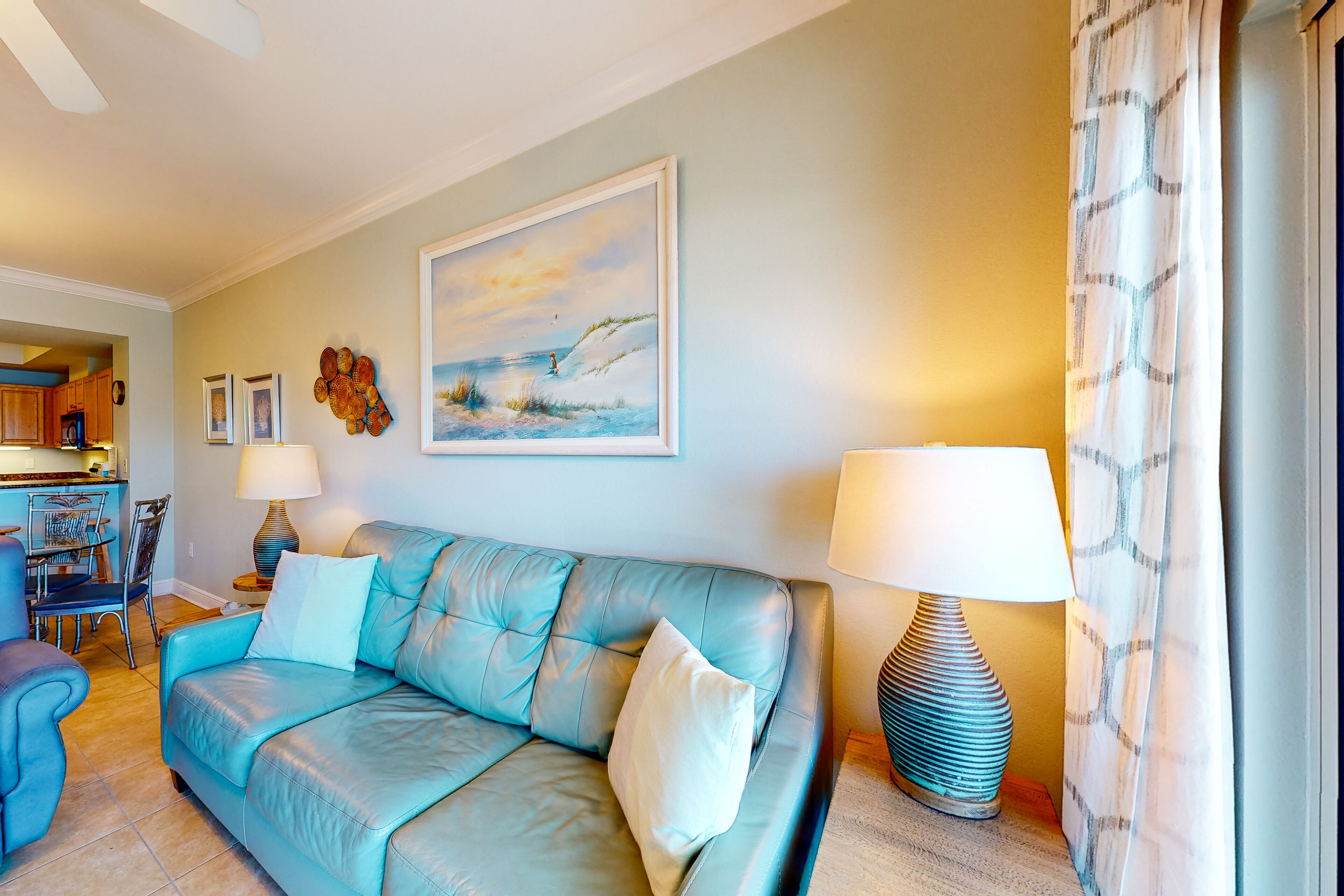 8th-floor ocean-view condo with pools, hot tub, gym & W/D - easy beach access