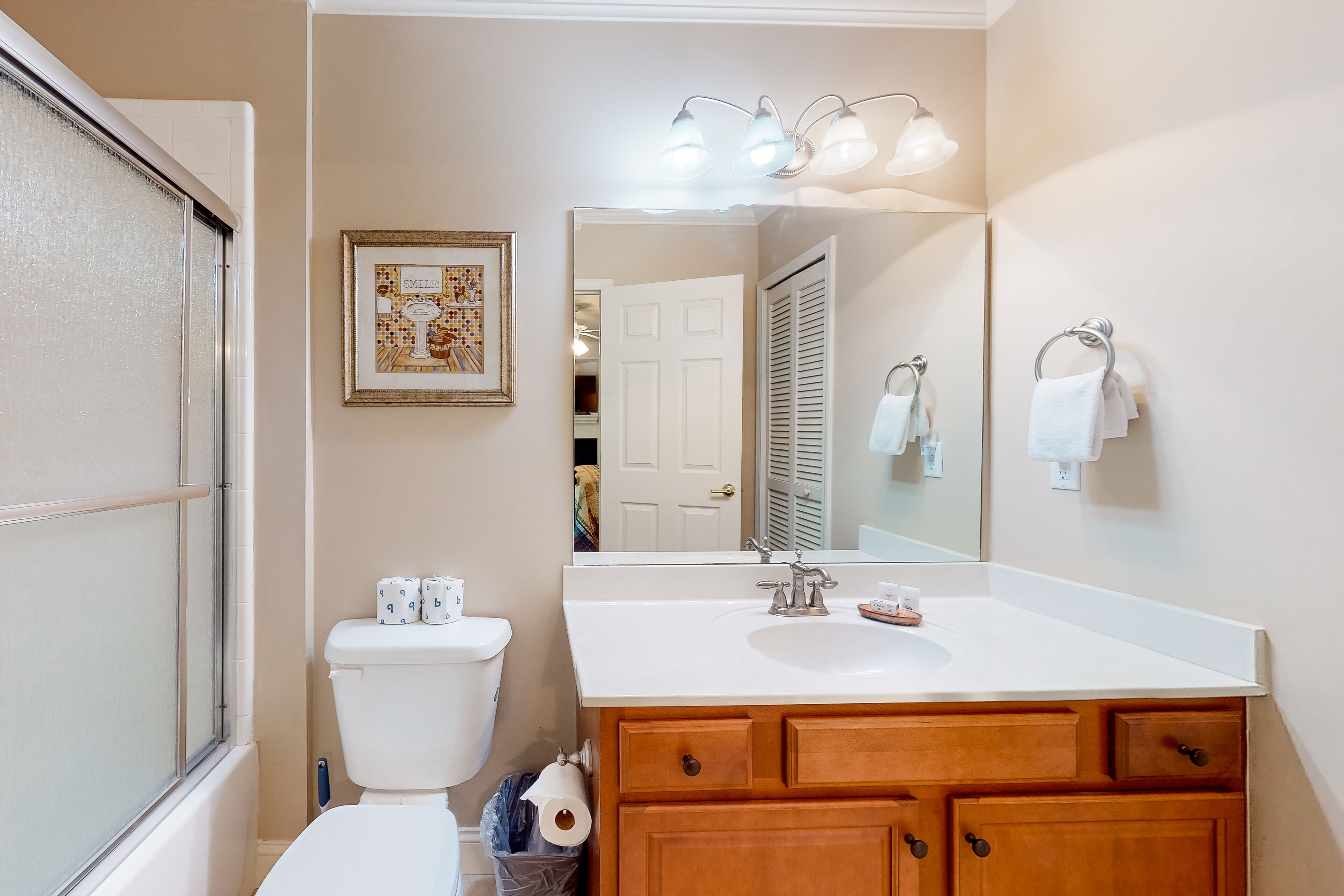 Charming riverfront studio with fireplace, balcony, central AC, & kitchenette