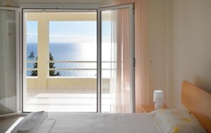 3 bedrooms, WiFi - Villa Alibertini with sea view (Kerkira)