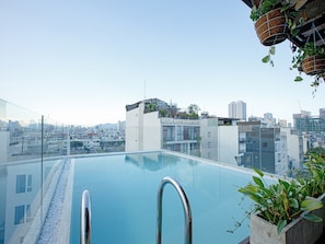 Outdoor pool - TA Boutique Hotel (Da Nang)