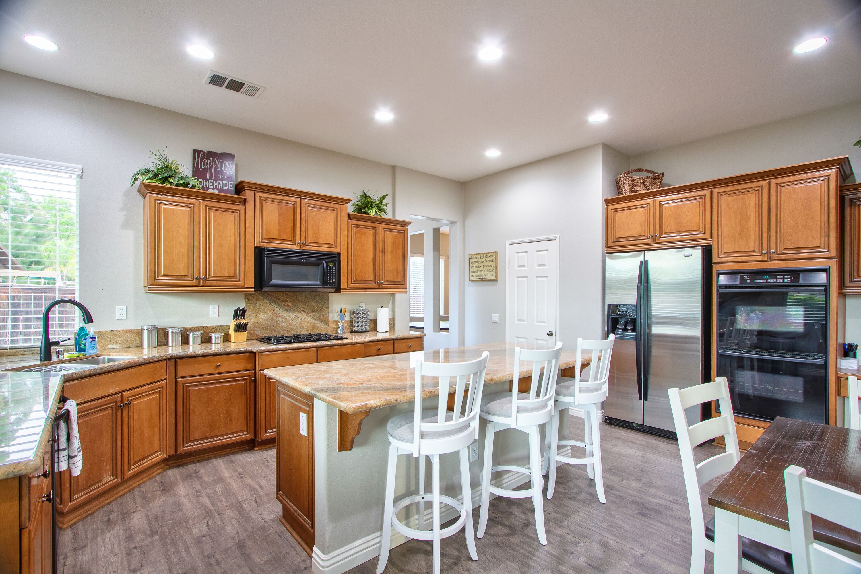 Sip and Swim Just Minutes From Temecula's Wine Country