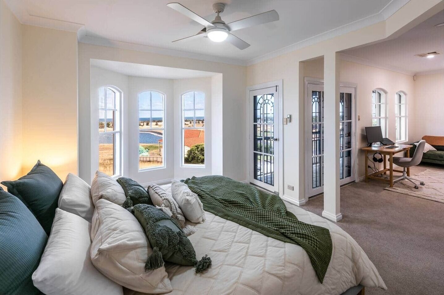 5 makuuhuonetta, työpöytä, silitysrauta/-lauta, ilmainen Wi-Fi