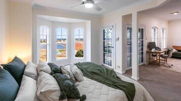 5 dormitoris, escriptori, planxa i posts de planxar i wifi gratuïta