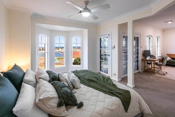 5 bedrooms, desk, iron/ironing board, free WiFi