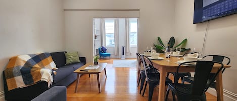 Signature Apartment | Dining room