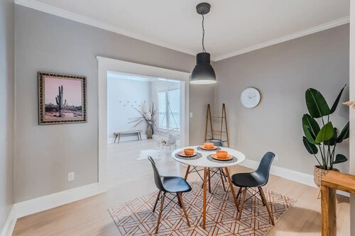 Trendy Bishops Arts Dist. Retreat