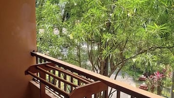 Deluxe-Zimmer, 1 King-Bett, Balkon | Ausblick vom Zimmer