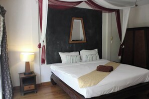 Garden View (King) | Desk, free WiFi - Safari Riviera Resort (Pattaya)