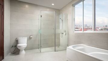 City Studio Suite | In-room safe, desk, free WiFi, bed sheets