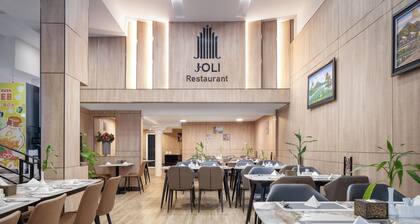 Joli Hotel