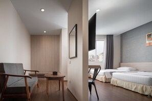 City Studio Suite | In-room safe, desk, free WiFi, bed sheets - Joli Hotel (Phnom Penh)