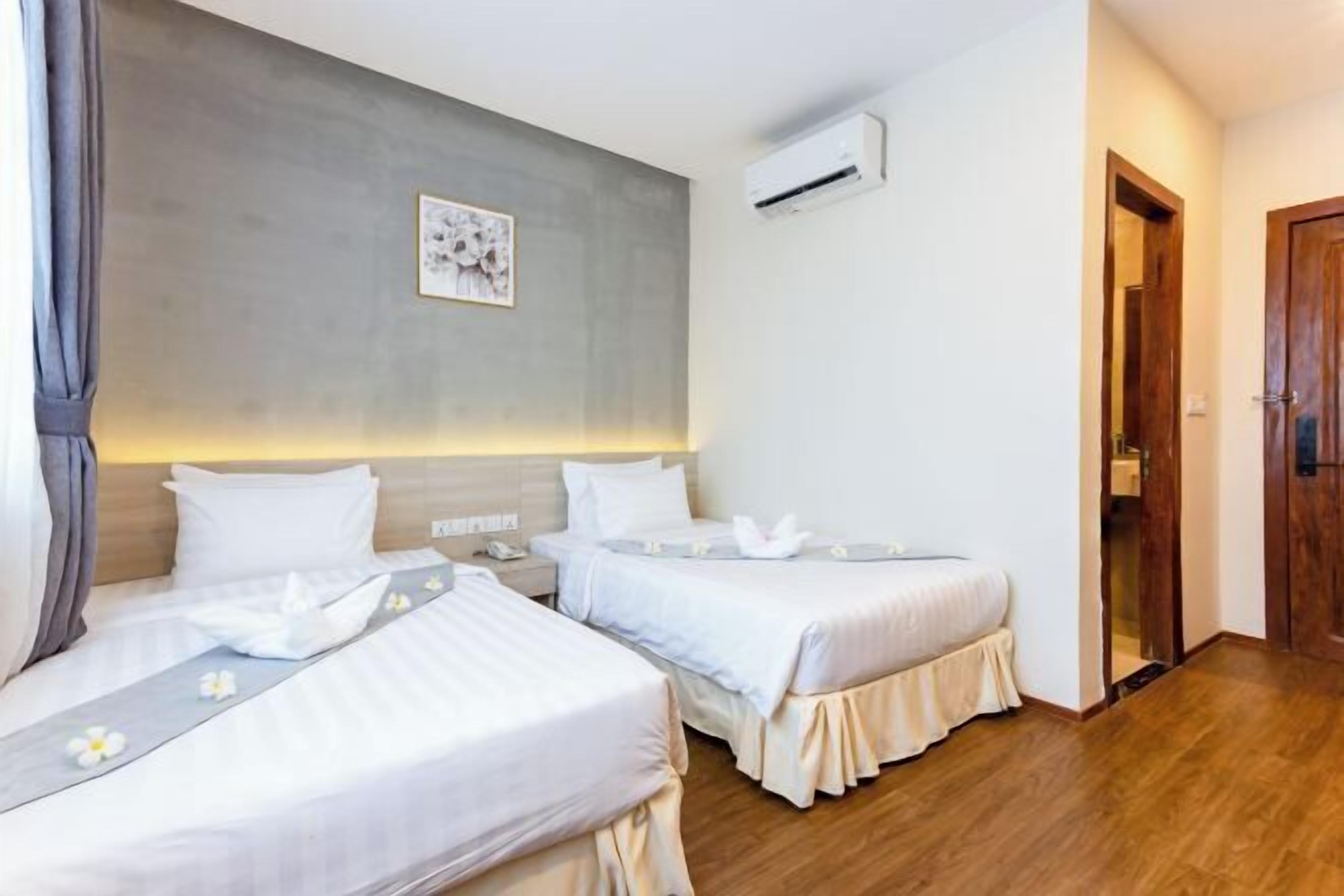 Cofres nos quartos, escrivaninha, Wi-Fi de cortesia, roupa de cama