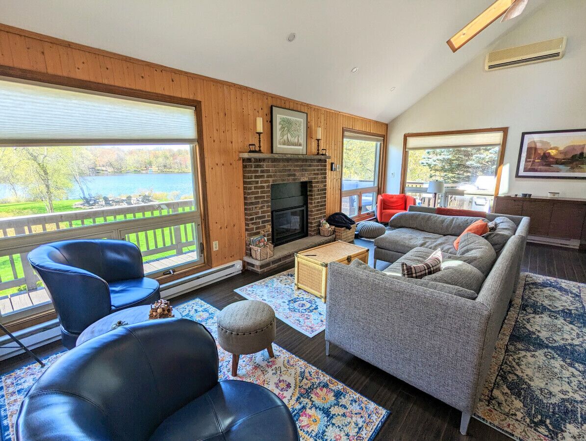 Lakefront! W/ FirePit, Grill, Porch, GameRoom