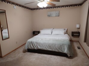 5 bedrooms, free WiFi, bed sheets