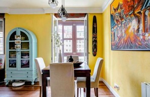 Dining - Nuestro Refugio (Bilbo)