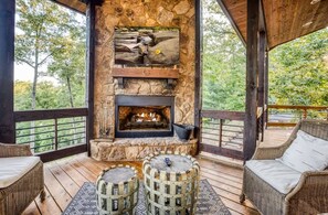 Property grounds - Mountainside Retreat w/ Hot Tub & Panoramic Views (Blue Ridge Mountains)