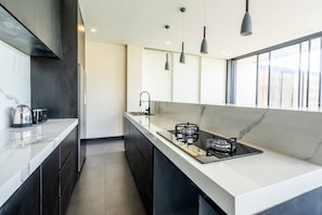 Fridge, microwave, oven, stovetop