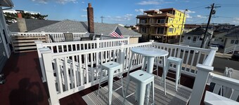 1.5 Blocks from Ocean Unit #3 Great Location 2 Bedroom Apartment 