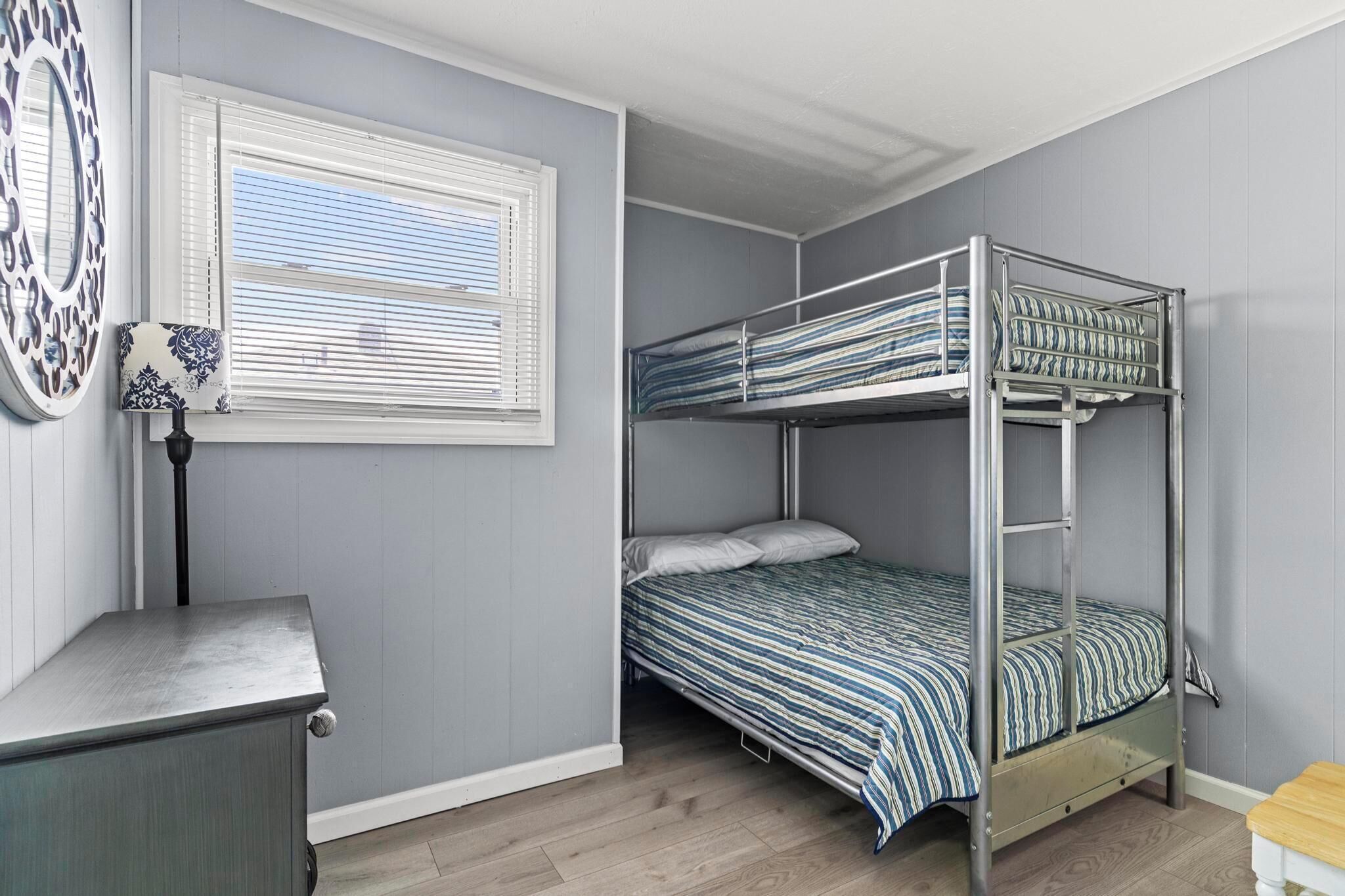 Family friendly Apartment, close to the beach. Great Location!!