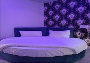 Deluxe Double Room | 1 bedroom, free WiFi