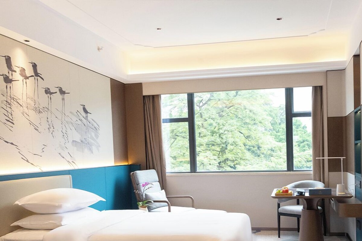 Standard Twin Room | Premium bedding, in-room safe, desk, blackout drapes