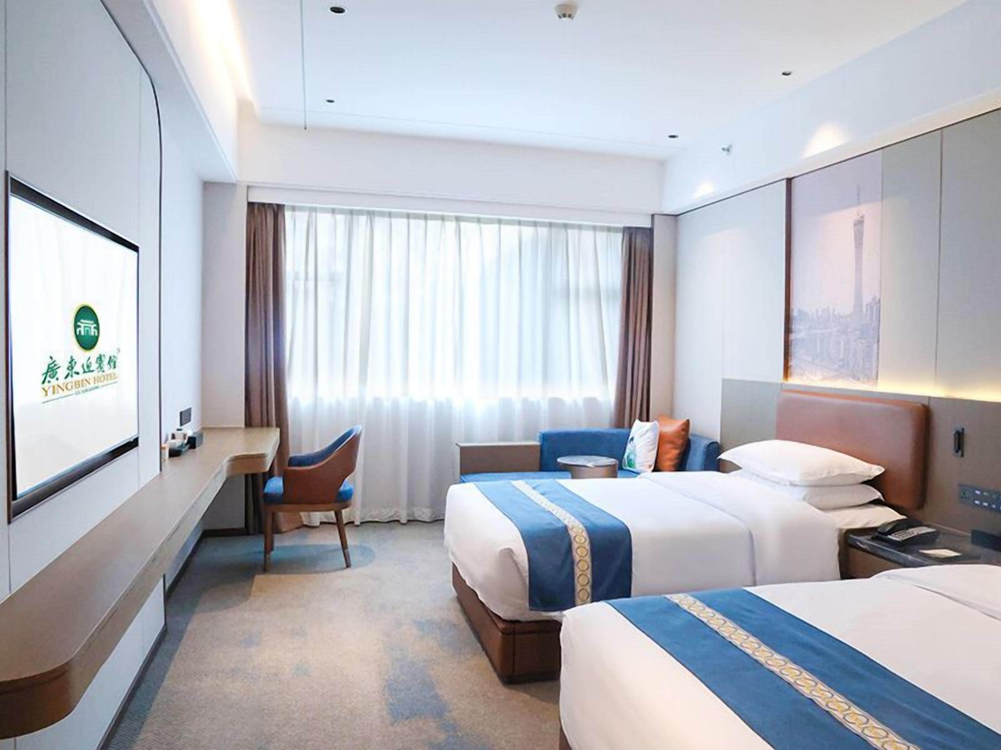 Design Twin Room | Premium bedding, in-room safe, desk, blackout drapes