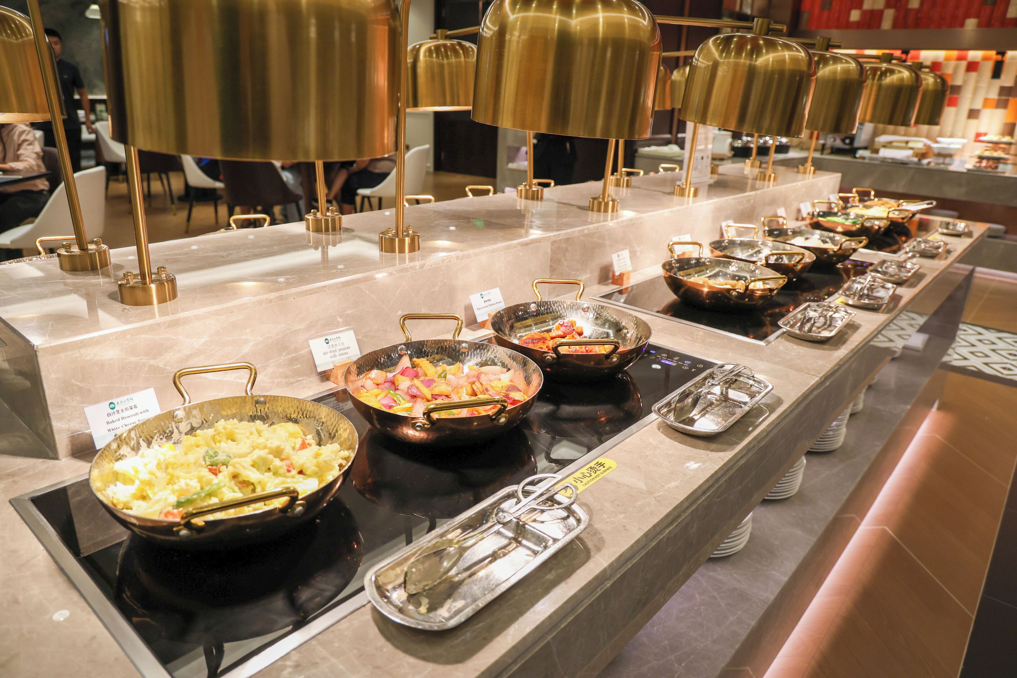 Daily buffet breakfast for a fee