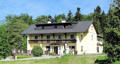 Joli appartement dans une maison de vacances pour 5 personnes avec WIFI, TV, balcon et parking
