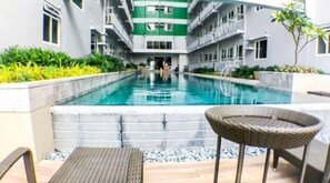 BBQ/picnic Area - Green Residences Taft (Manila)