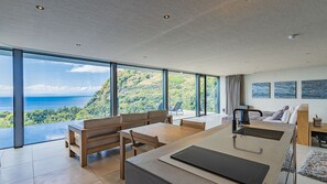 Habitación de lujo con 2 camas individuales | Caja fuerte, espacio para trabajar con un portátil, cortinas opacas