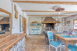 Family House, Multiple Bedrooms, 2 Bathrooms (Rustic Home Izabel) | Interior - Rustic Home Izabel (Pazin)