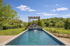 Piscine extérieure (ouverte en saison)