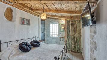 Family House, Multiple Bedrooms, 2 Bathrooms (Rustic Home Izabel) | Bathroom