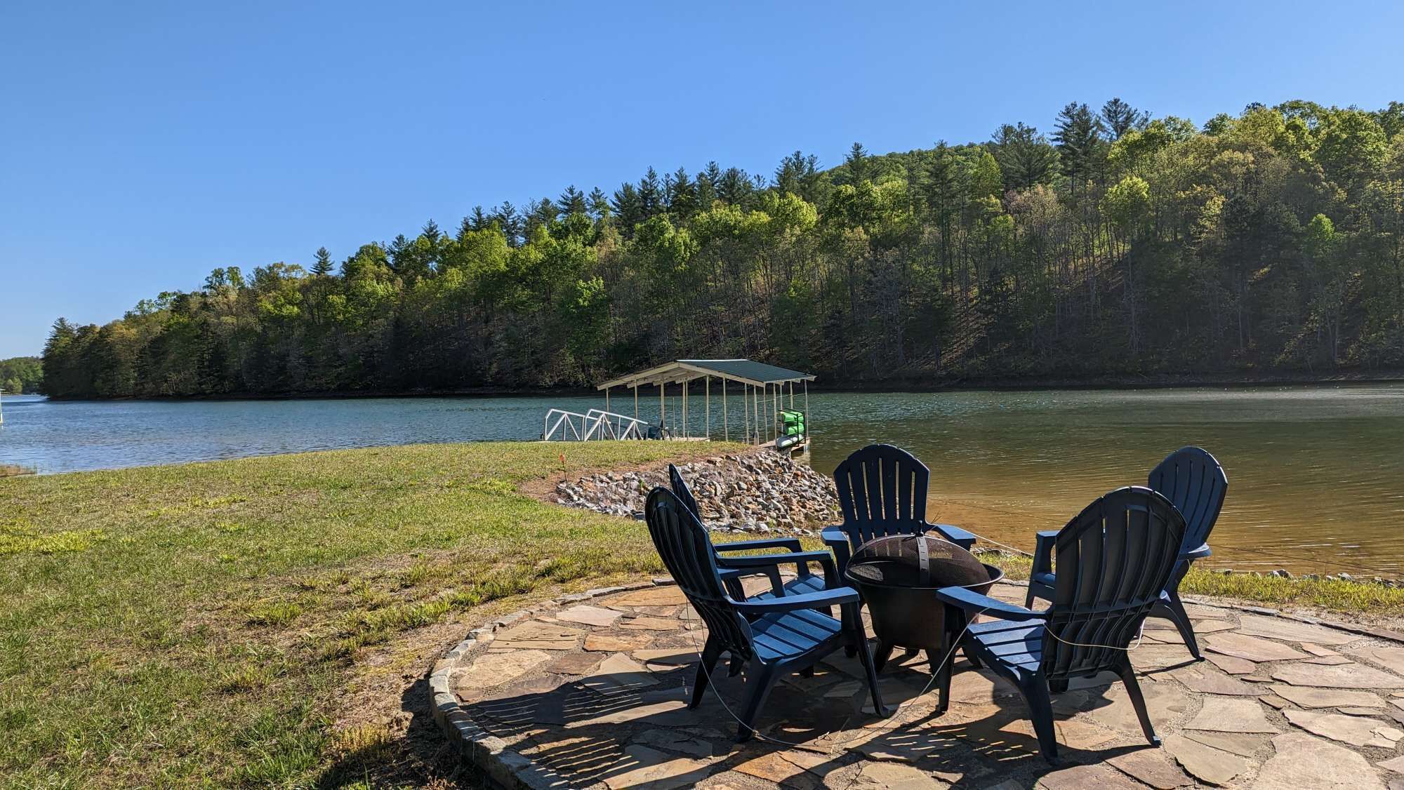 Cottage at Cozy Cove - Private lake front & boat dock!