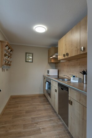 Oven, dishwasher, coffee/tea maker, toaster