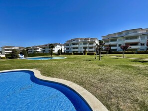 Pool - GREEN MAR F 304 (Pals)