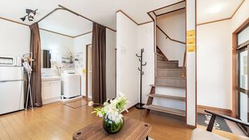 2 bedrooms, desk, laptop workspace, blackout curtains