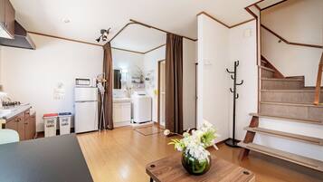 2 bedrooms, desk, laptop workspace, blackout curtains