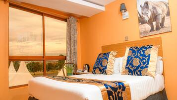 Escritorio y espacio para trabajar con laptop