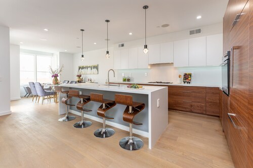 Stunning Mission Three Bed Condo - Furnished