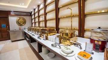 Bữa sáng buffet hàng ngày (500 INR/mỗi người)