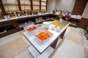 Daily buffet breakfast for a fee - Arcadia Hotel (Varanasi)