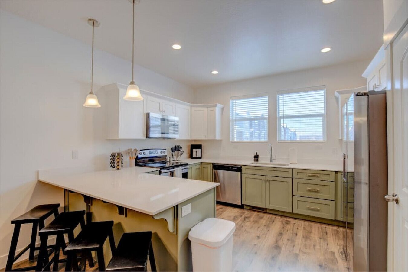 FALL SALE! Lehi Oasis/Fully Stocked Kitchen/Garage